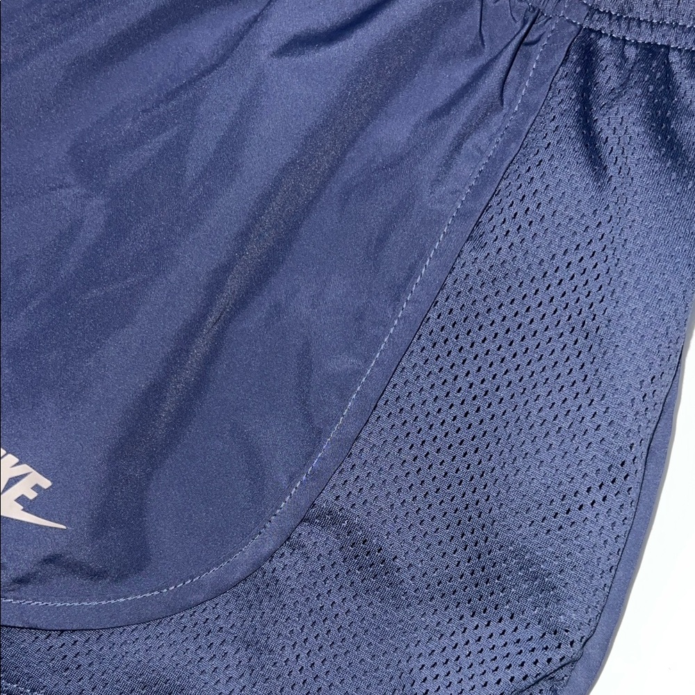 Nike Air Athletic Shorts Women's size XL - Picture 3 of 9
